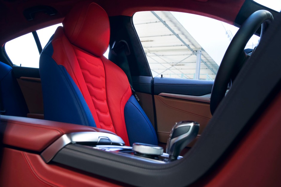 BMW serii 8 "The 8 x Jeff Koons" (2022)