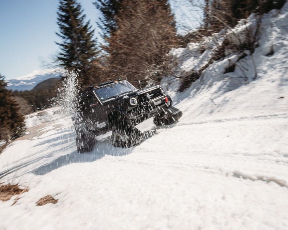 Mercedes G-klasa na gąsienicach