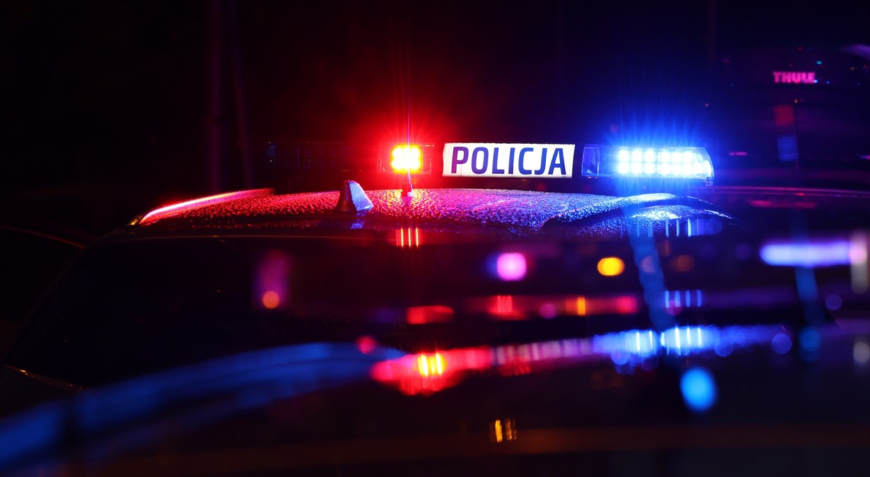 Nieletni odwoził pijanego ojca do domu. Zaczął uciekać przed policją