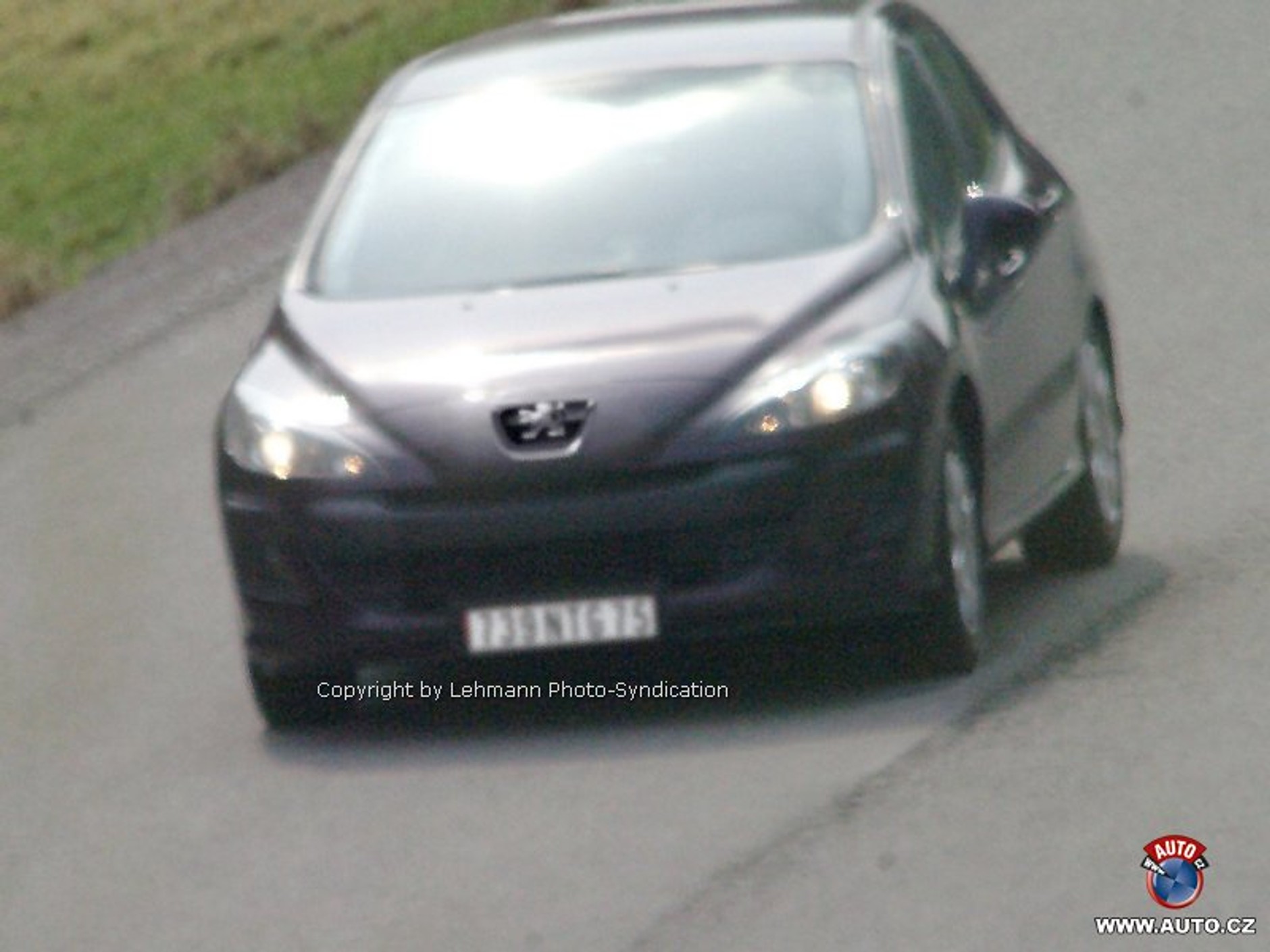 Zdjęcia szpiegowskie: Nowy Peugeot 308 w czterech wersjach