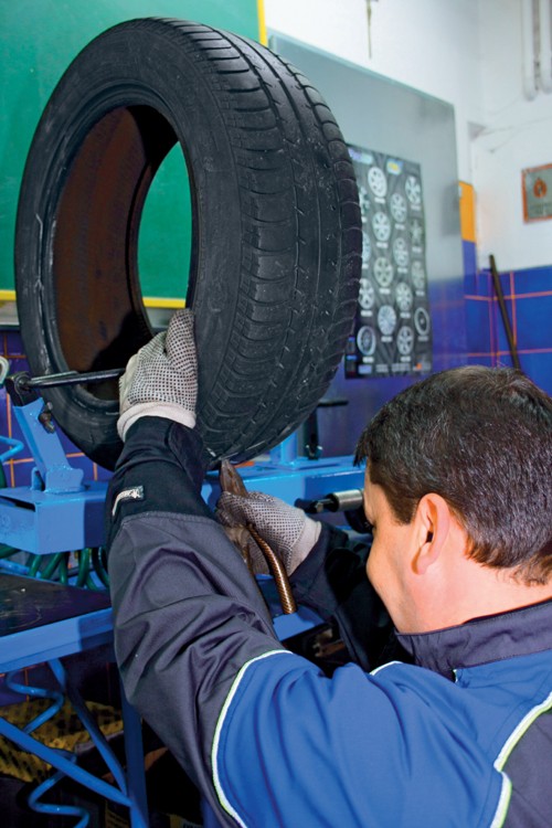 Łatka w spreju - szybki sposób na "flaka"