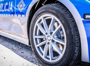 Radiowóz z rządowej kolumny zderzył się z innym autem. Dwaj policjanci poważnie poszkodowani