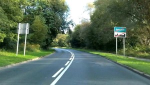 Poza zabudowanym tylko 70 km/h. Kierowcy zapominają o tym ograniczeniu