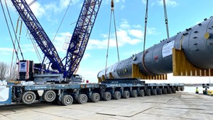 Gigantyczna kolumna Wash Tower na drogach publicznych. To największy taki transport w kraju