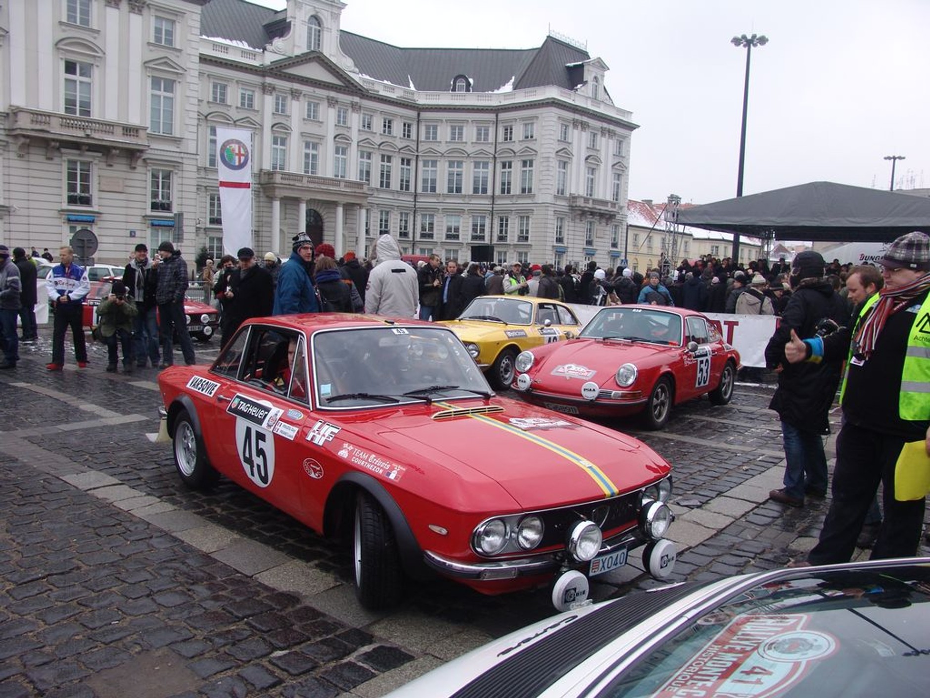 Rajd Monte-Carlo Historique 2011: wystartowali z Warszawy, pokonają 4100 km