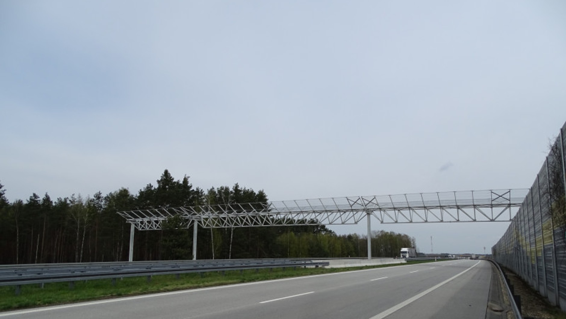 Bramownica dla nietoperzy nad drogą ekspresową