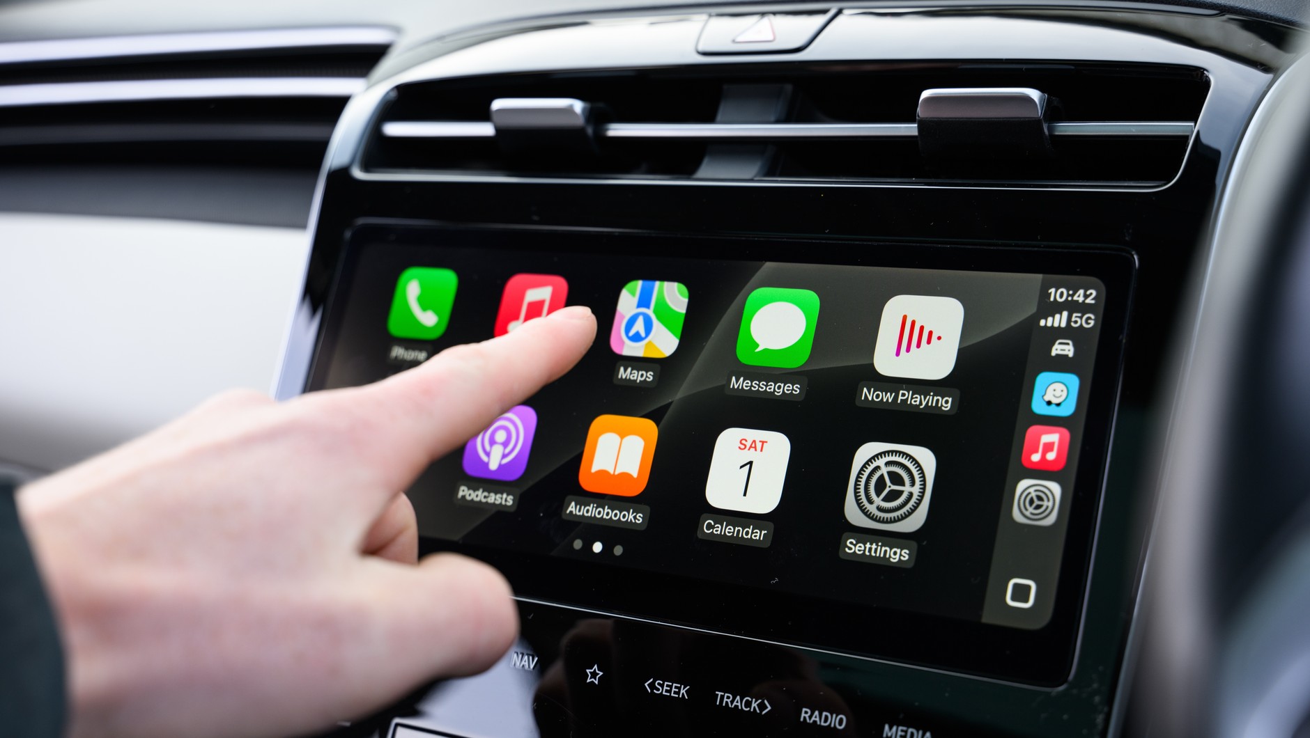 Mając CarPlay będzie można otworzyć Paczkomat bez sięgania po telefon