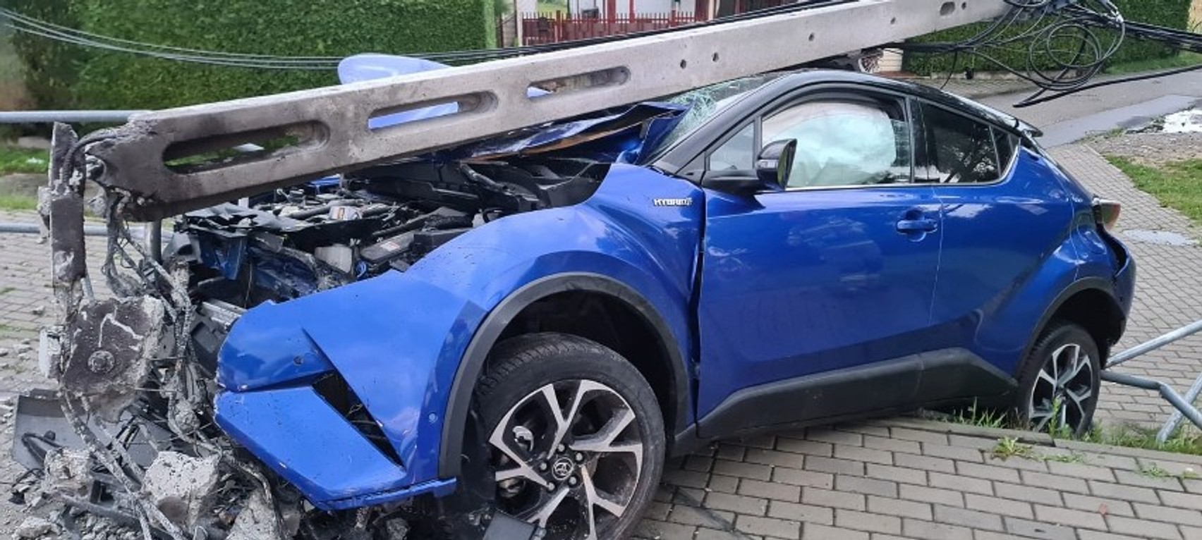 Poważny wypadek w Nowym Sączu. Te zdjęcia przemawiają do wyobraźni