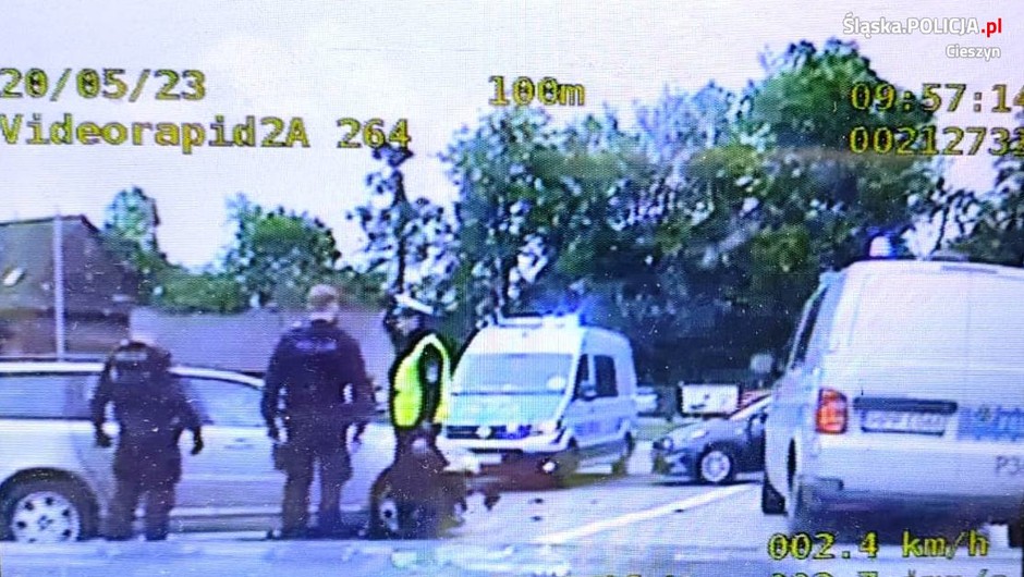 Volvo nie zatrzymało się do kontroli. Policjanci musieli ruszyć w pościg