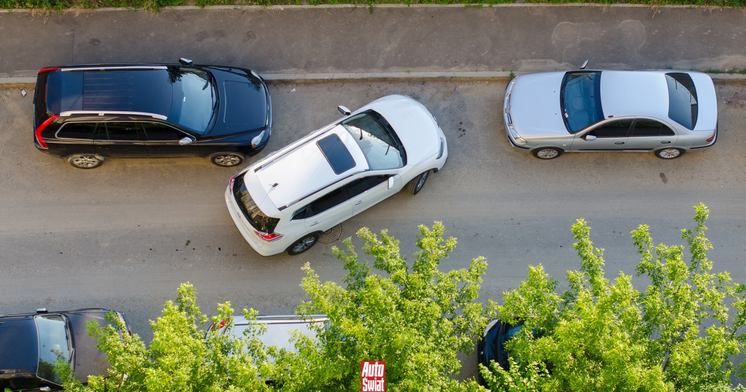Matematyk pokazał, kiedy kręcić kierownicą. Prosty przepis na idealne parkowanie