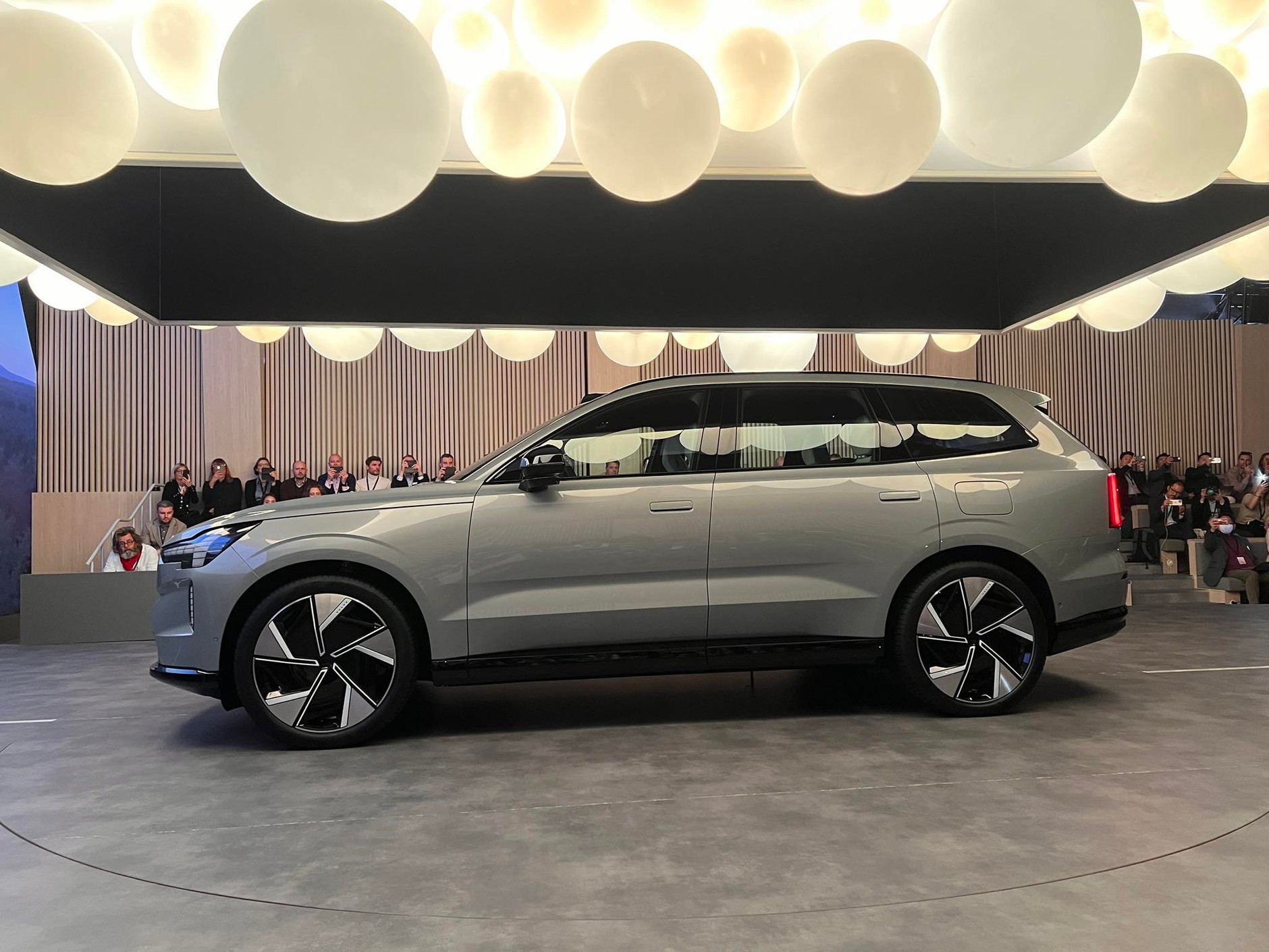 Volvo EX90