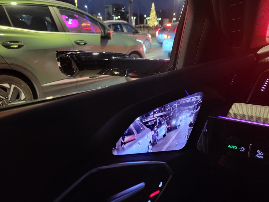 Audi SQ8 e-tron: wirtualne lusterka wymagają przyzwyczajenia.