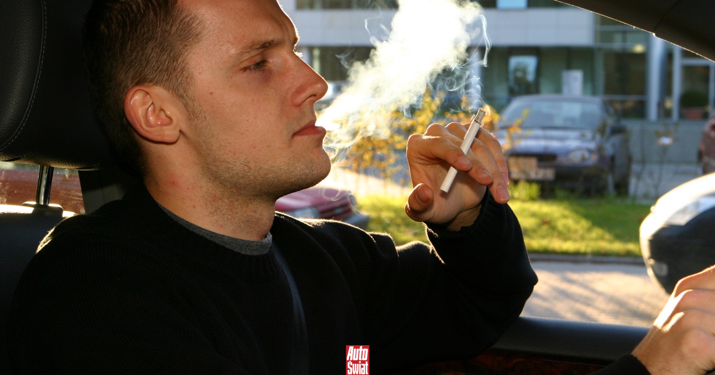 Czy to koniec papierosów za kółkiem? Niemcy pracują nad zakazem palenia w samochodach