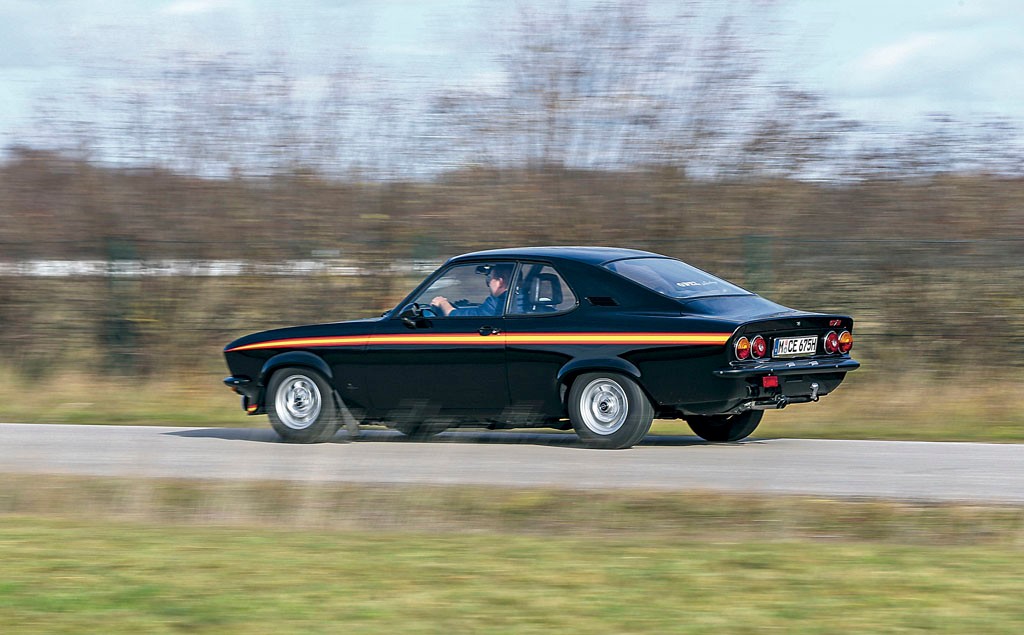 Opel Manta Black Magic