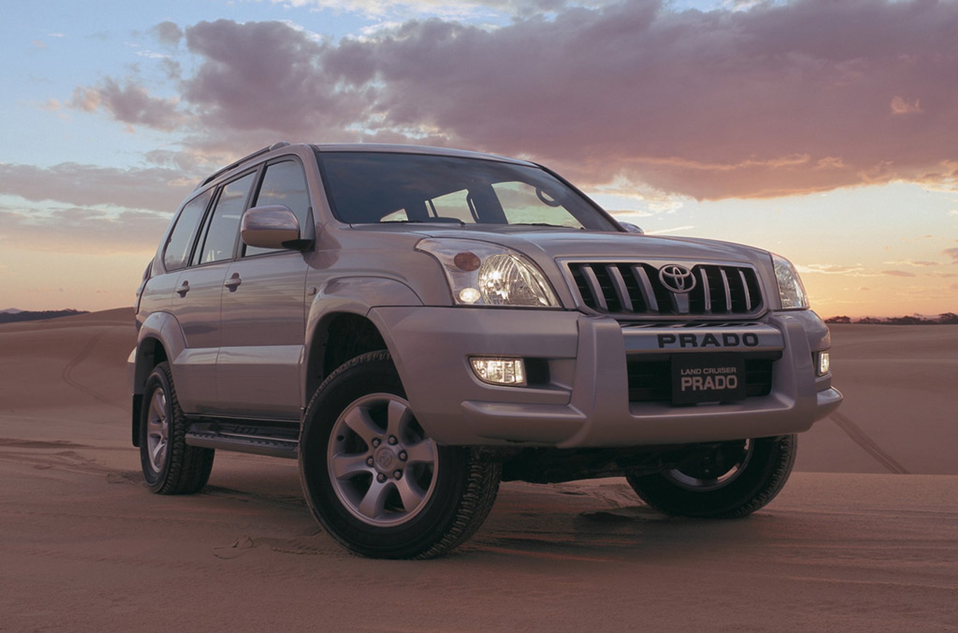 Czy Toyota Land Cruiser 120 ma same zalety?