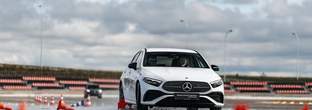 Mercedes pozwala wpaść w poślizg, ale tylko na specjalnych szkoleniach. Każdy może z nich skorzystać