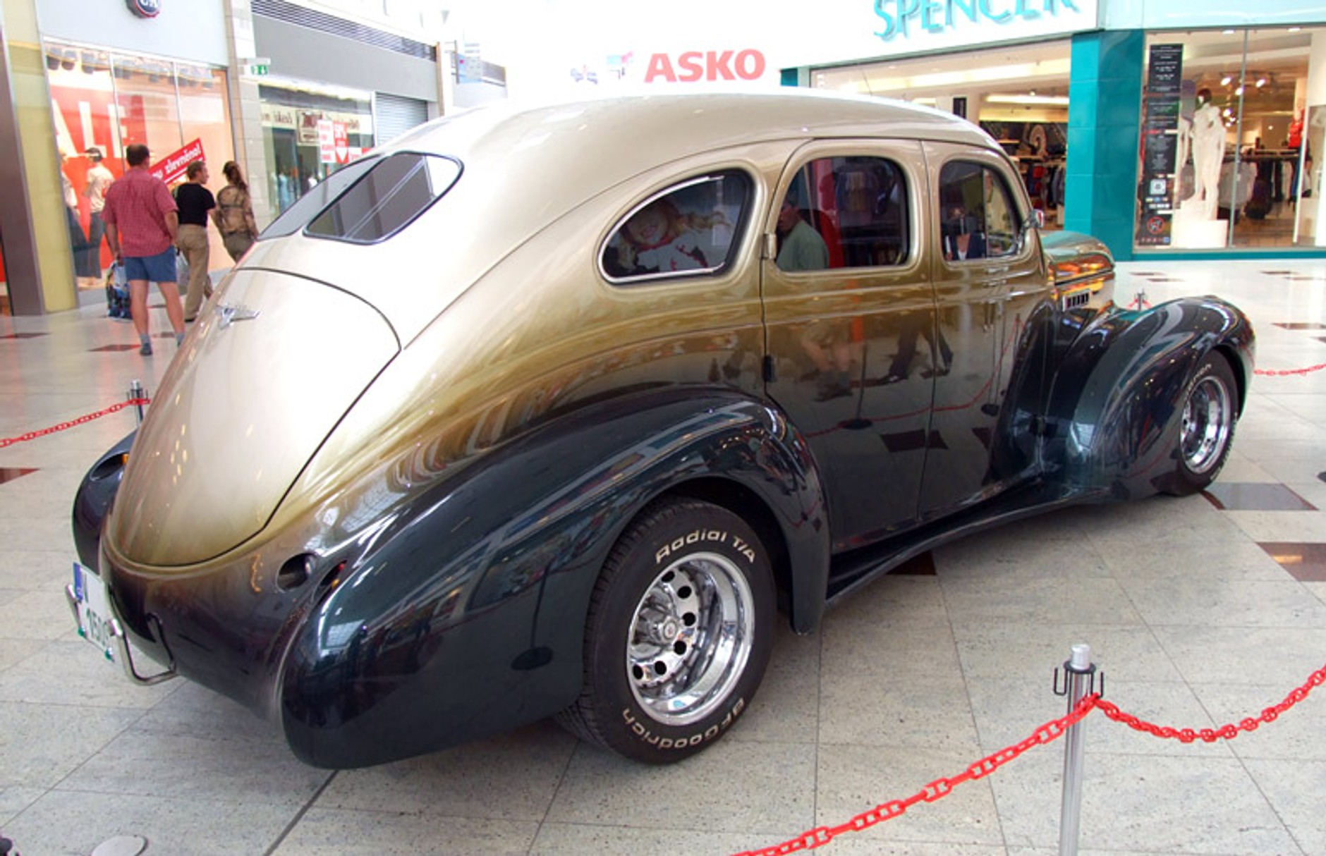 Zlot samochodów amerykańskich w Brnie (fotogaleria)