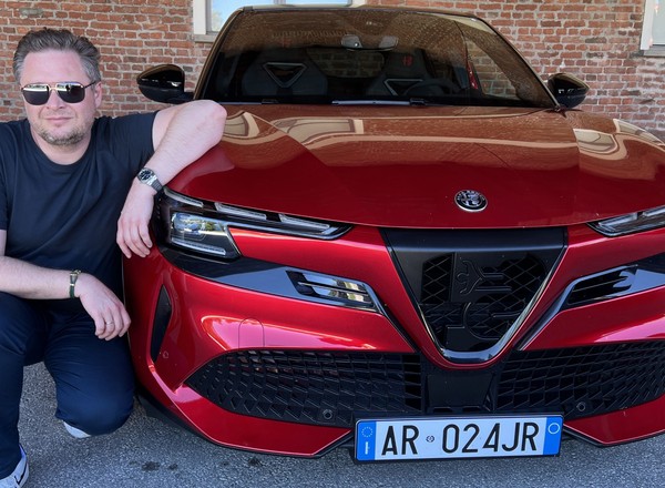 Pokonałem 220 zakrętów Alfą Romeo Junior z Tychów. Gdyby nazywała się Milano, kosztowałaby ponad 40 tys. zł więcej