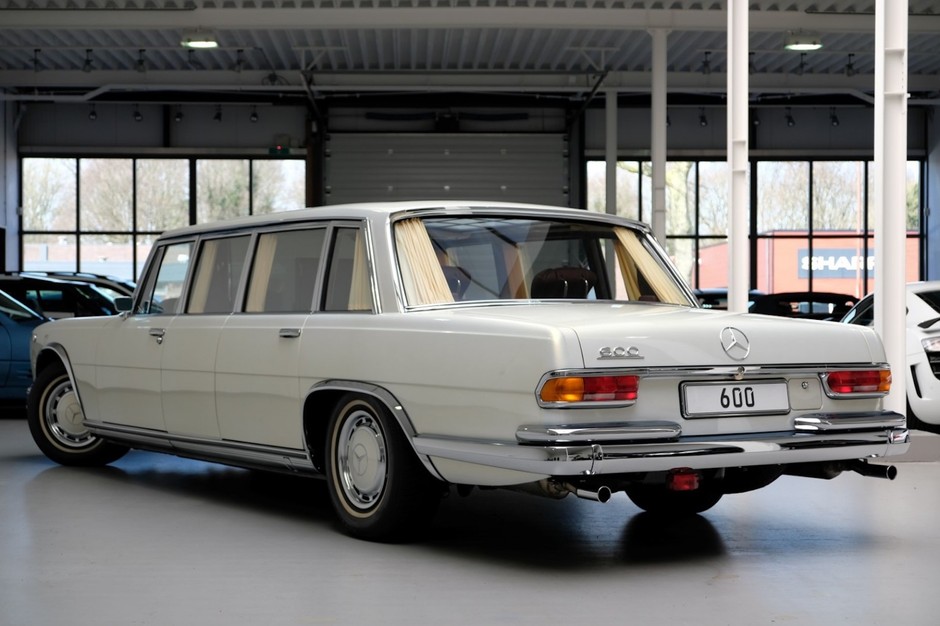 Mercedes 600 Pullman restomod