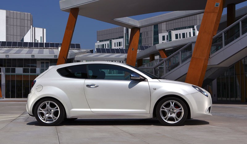 Alfa Romeo: kryzys trwa, a sprzedaż wzrasta