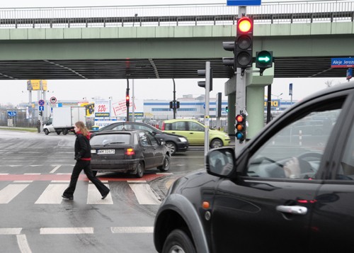 Zielona strzałka - musisz się zatrzymać