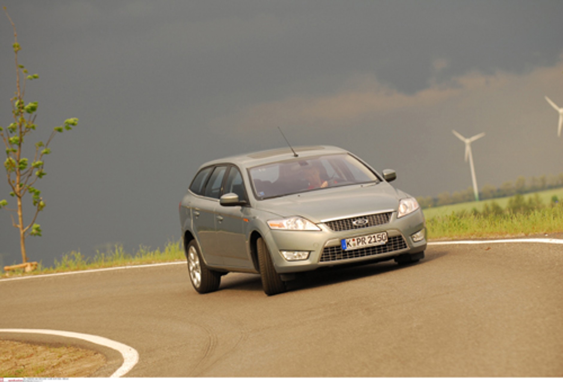 Ford Mondeo Kombi 2.5T - Ekspresowe kombi