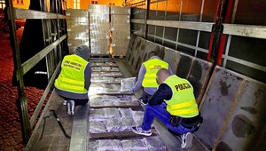 TIR jednak nie był pusty. Straży Granicznej pomógł pies, a wszystko potwierdził rentgen