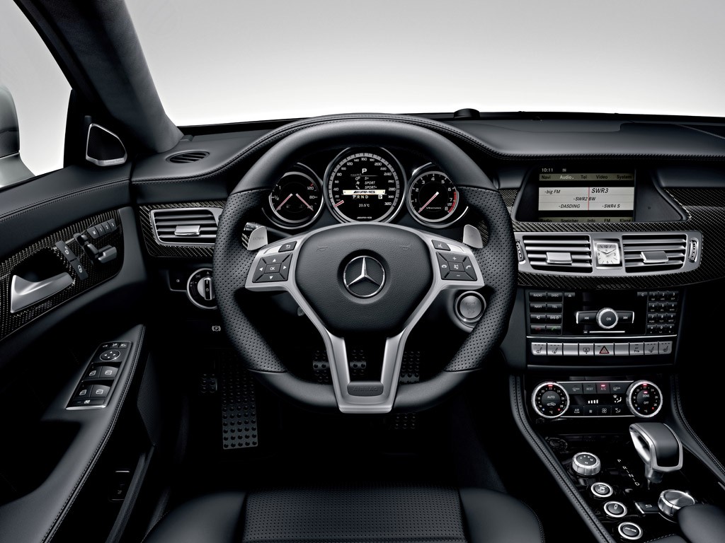 Mercedes CLS 63 AMG - szybszy od Ferrari