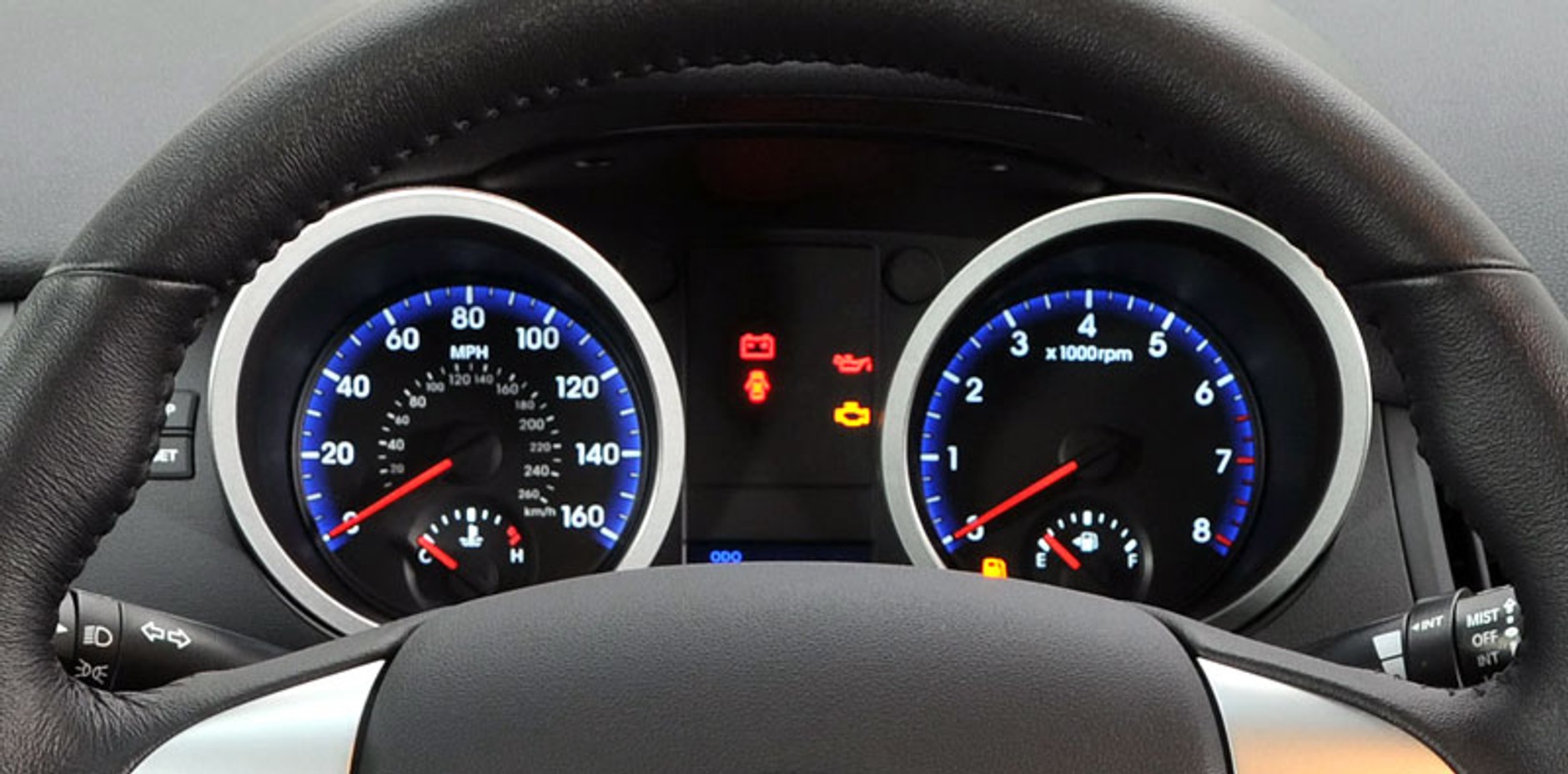 Hyundai Genesis R-Spec – bardziej sportowy