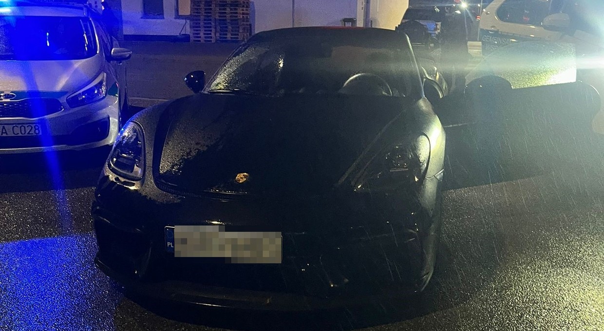 Złodziej zatrzymany na A2. Warte pół miliona auto przywiózł z Niemiec