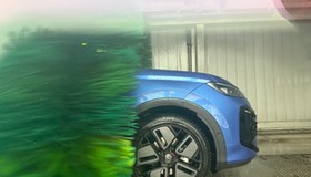 Mycie samochodu zimą chroni przed korozją. Ale warto pamiętać o jednej rzeczy