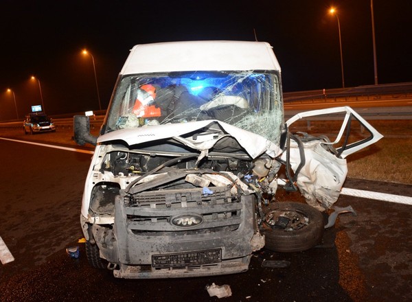 Pijany jechał pod prąd autostradą A4. Skończyło się poważnym wypadkiem [zdjęcia]
