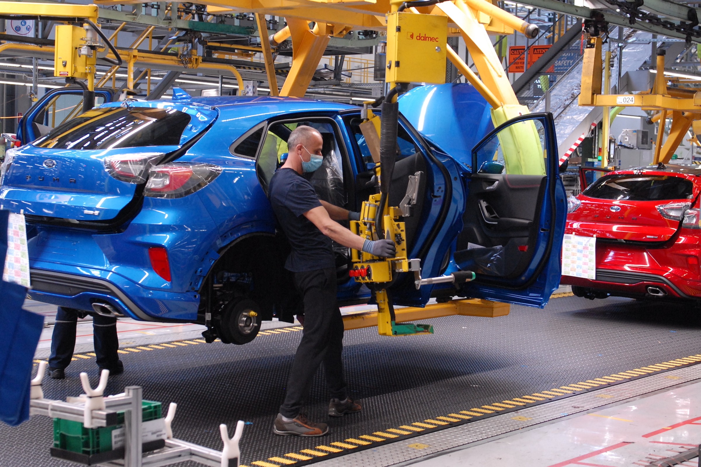 Upał wygasił produkcję Dacii i Fordów w Rumunii. Linie stoją przez kryzys energetyczny