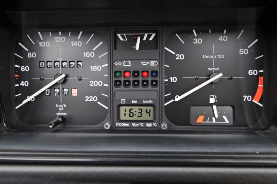 Cztery kabriolety z lat 80-tych