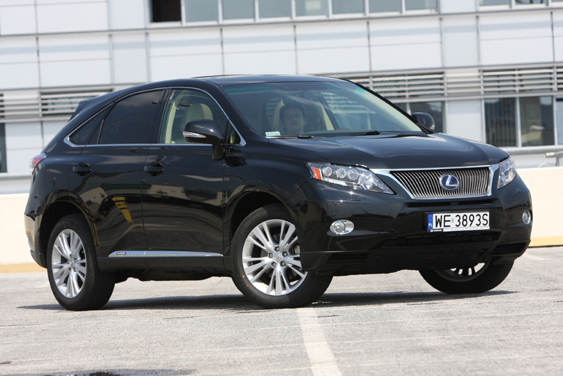 Lexus RX 450h: Hybrydowa salonka z Japonii