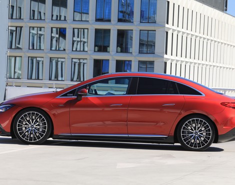 Mercedes-AMG EQE 43 4MATIC 2022 r. 1 generacja