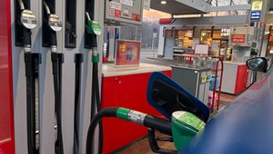 Nowe ceny paliw od poniedziałku. Dwa się zrównają, a trzecie potanieje