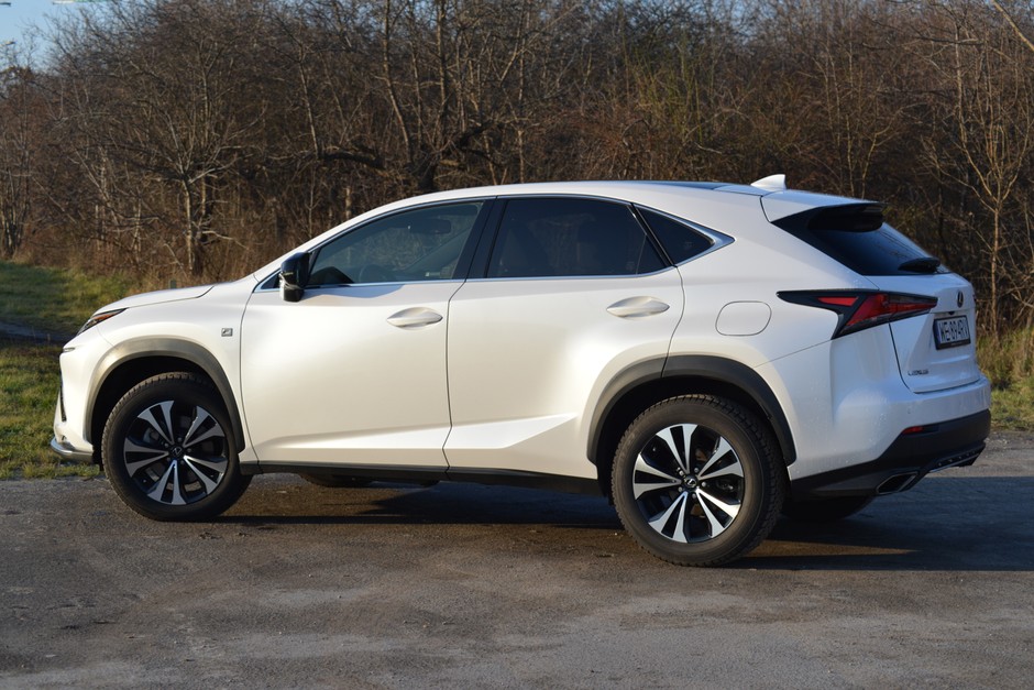 Lexus NX 300
