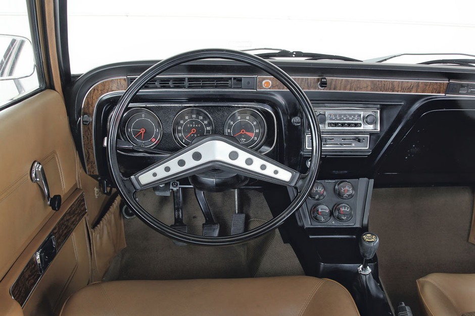 Ford Taunus - wyzywa rywali na pojedynek