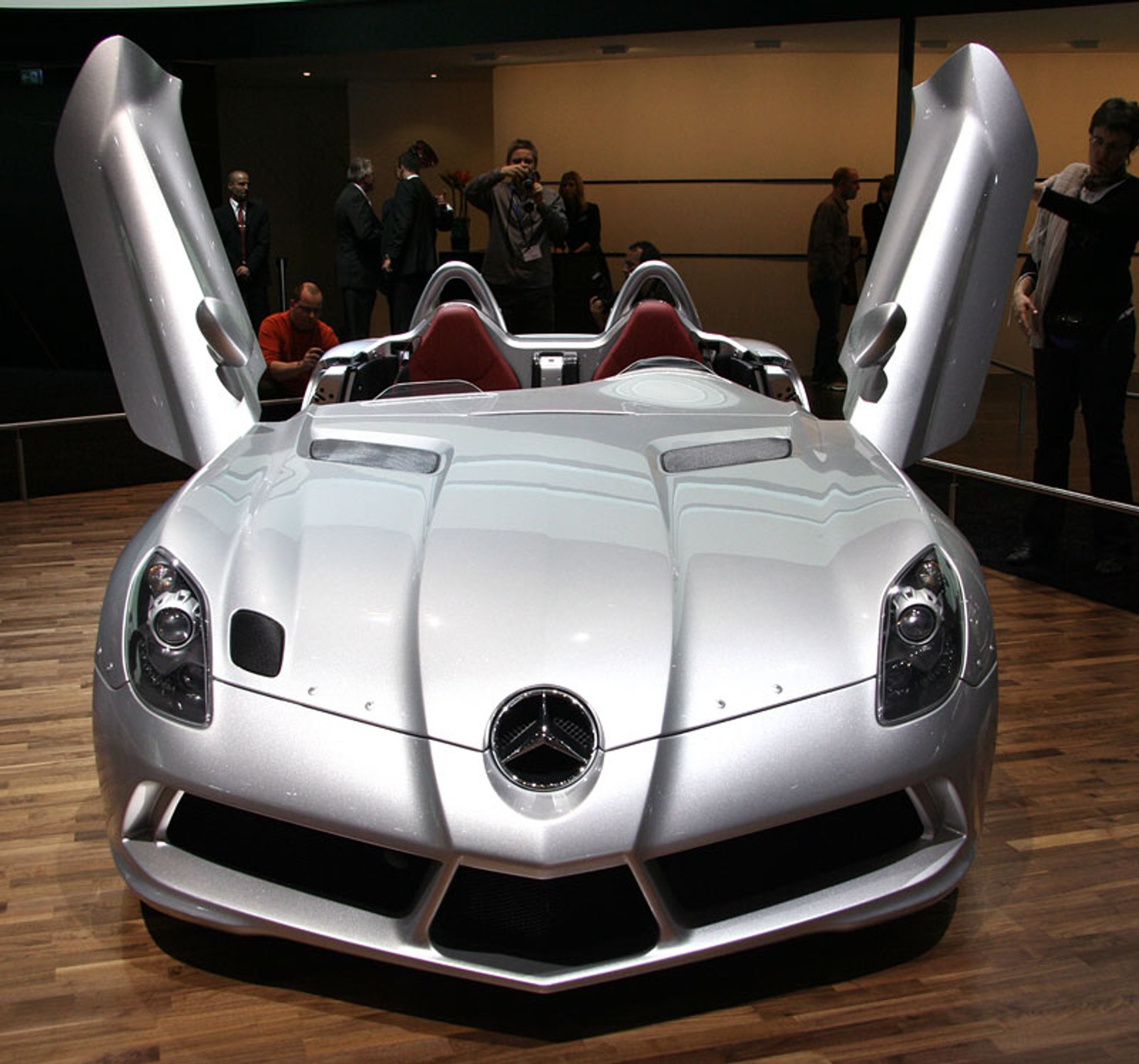 Genewa 2009: parada sportu i tuningu (fotogaleria)