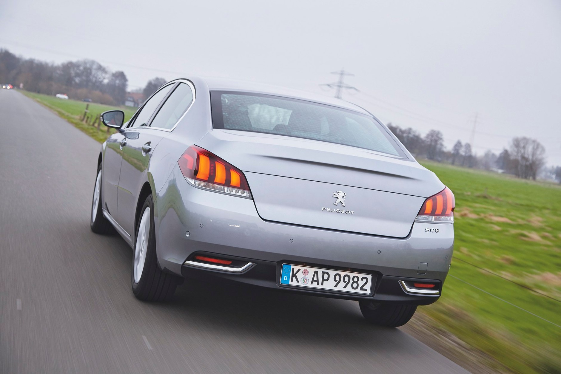 Nowy Volkswagen Passat kontra Kia Optima, Opel Insignia, Peugeot 508 i Skoda Superb