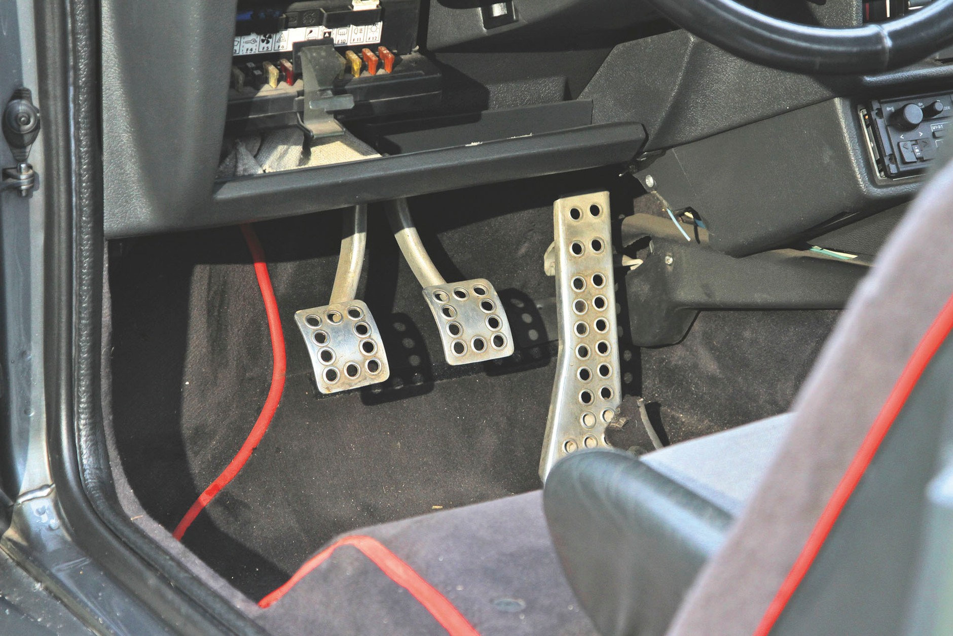 Peugeot 205 Turbo 16 - francuski potwór