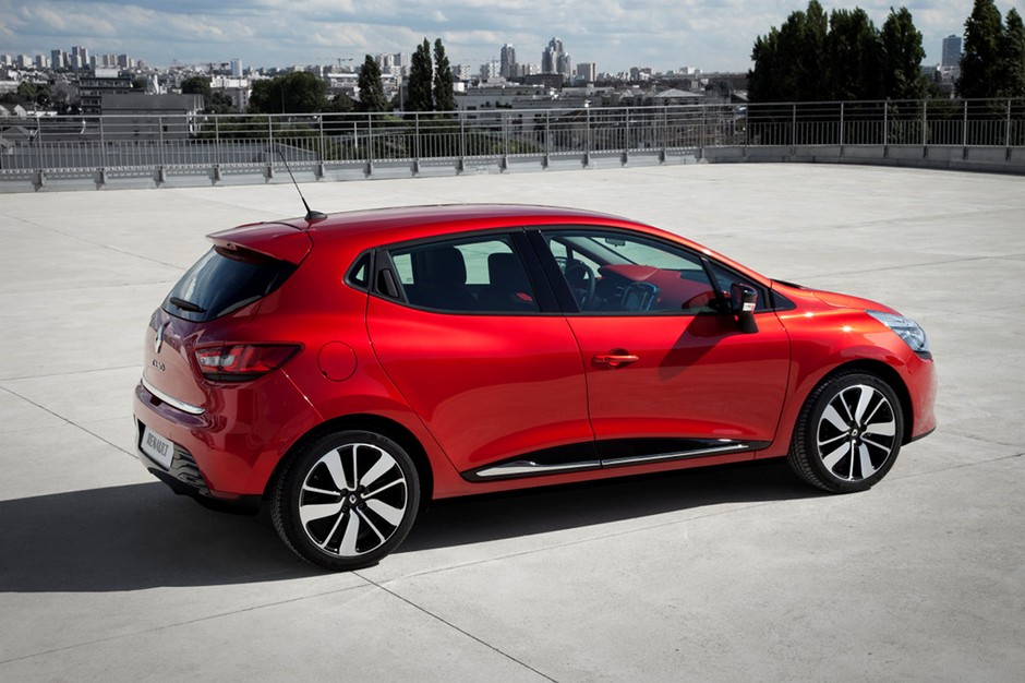 Renault Clio IV: auto generacji Facebooka