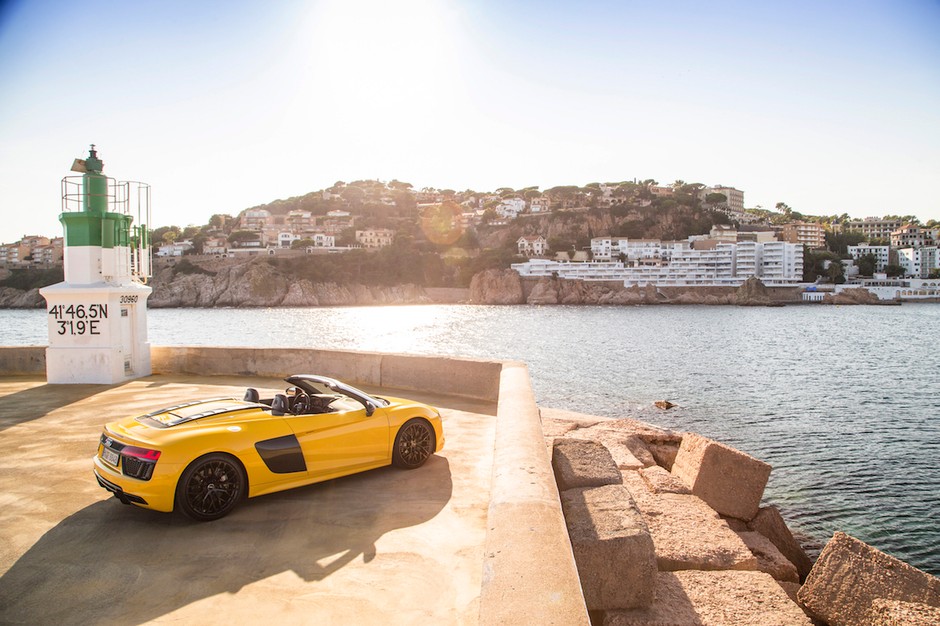 Audi R8 
Spyder