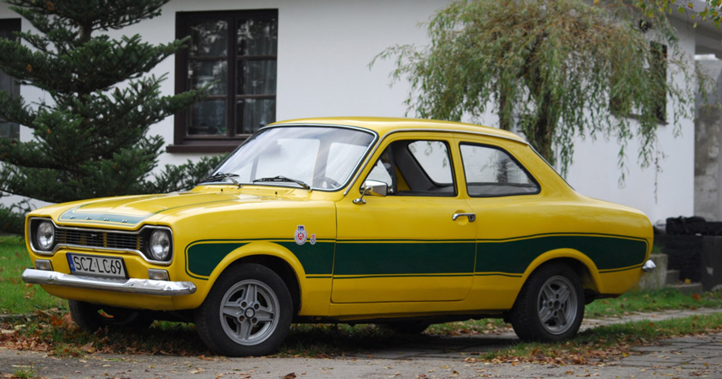 Ford Escort MKI: patrzcie, psia kostka jedzie!