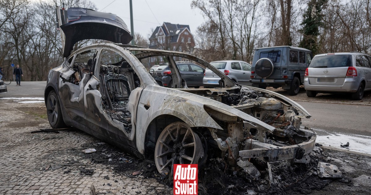 Samochody elektryczne nie palą się częściej niż spalinowe. Eksperci nie mają wątpliwości