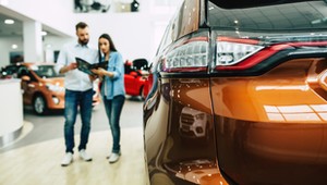 W ten sposób obniżysz ratę za auto o jedną trzecią. Jest jednak pewien warunek