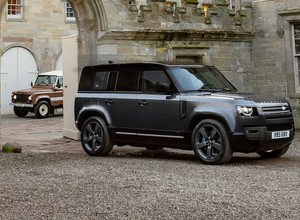 Nowy Land Rover Defender doczekał się wersji V8