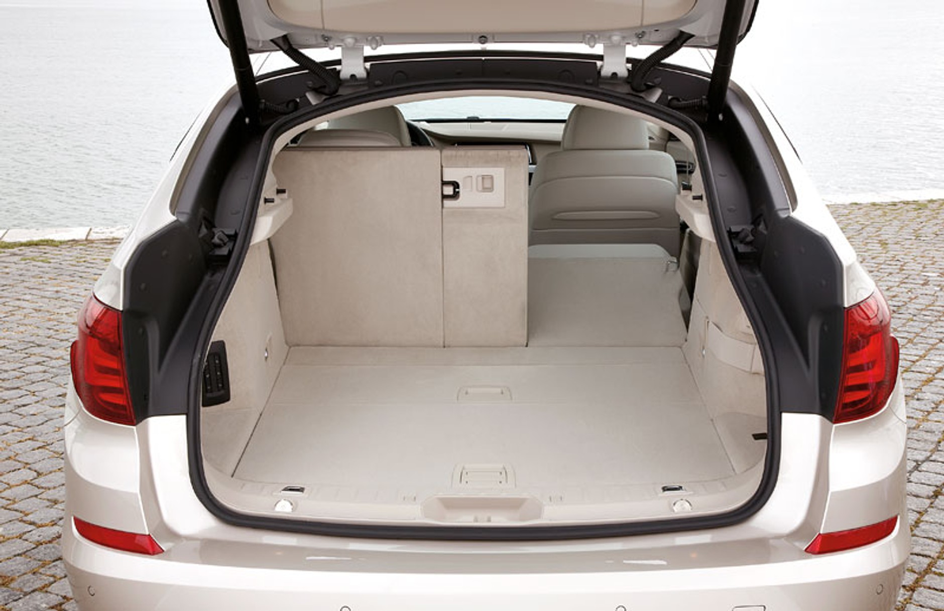 IAA Frankfurt 2009: BMW 5 GT – pierwsze wrażenia (fotogaleria)