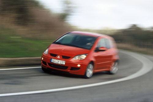Jak jeździć bezpieczenie - Hamuj zawsze przed zakrętem